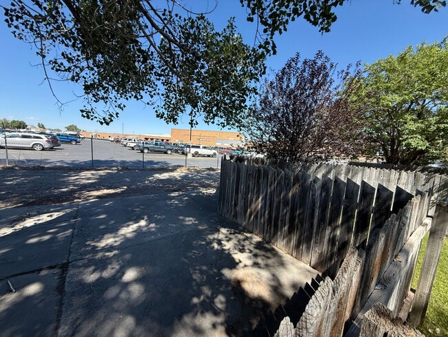 Building Photo - 2110 Prairie Rd