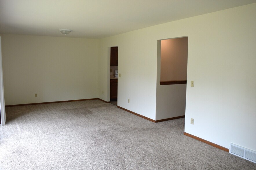 Building Photo - 6938 Chester Dr
