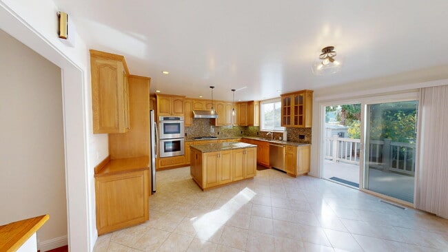 Building Photo - Modern Comfort Meets Everyday Convenience ...