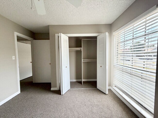 Building Photo - 2B/1B Condo 12 min from Orlando downtown