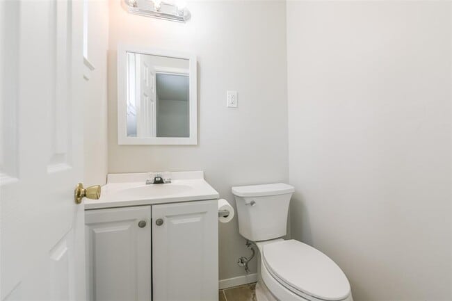 Building Photo - 5514 Vickita Dr