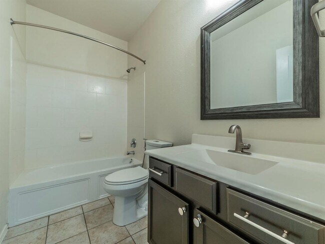Building Photo - 18705 Falcon Pointe Blvd