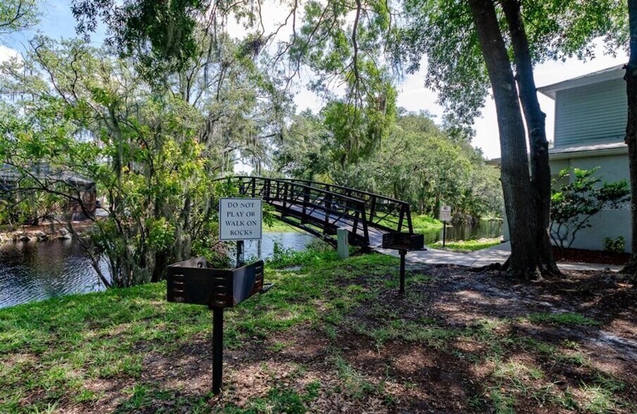 Building Photo - 7246 E Bank Dr