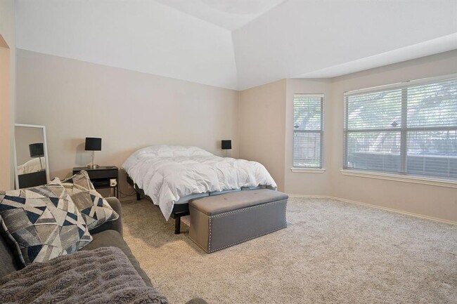 Building Photo - 1109 Red Ranch Cir