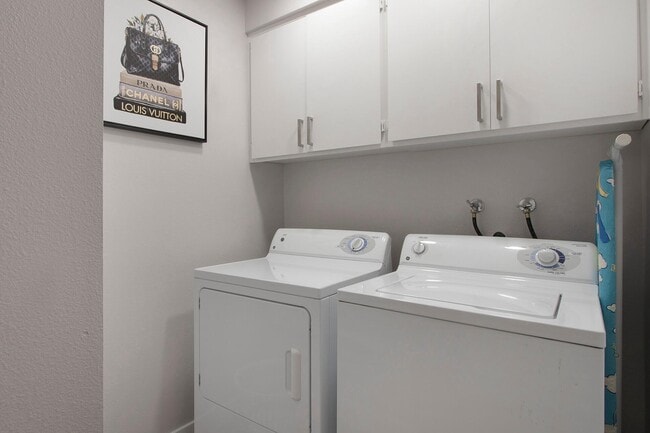 Building Photo - 164 Desert Falls Dr E