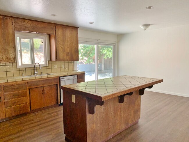 Building Photo - 311 Bolado Rd