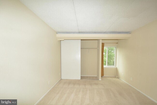 Building Photo - 75 S Reynolds St