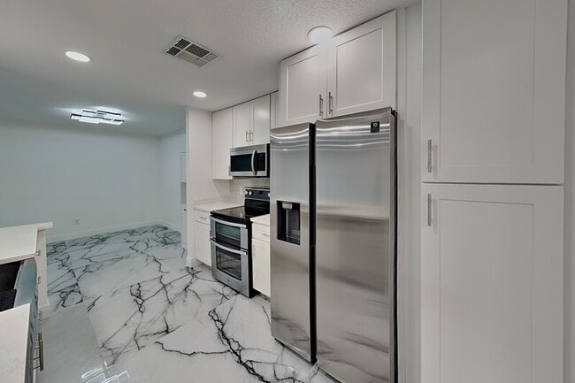 Building Photo - 8212 Citrus Chase Dr