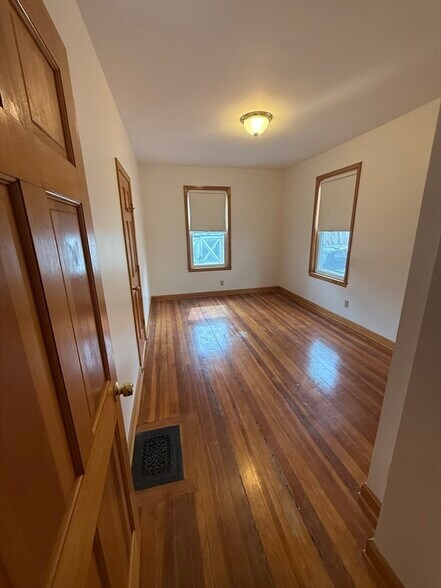 Building Photo - 44 Colberg Ave