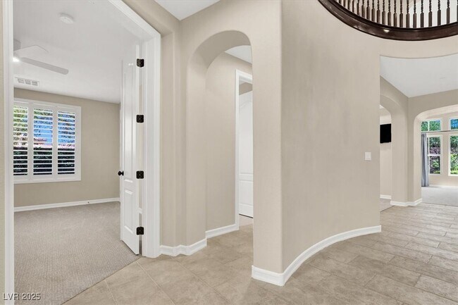 Building Photo - 74 Contrada Fiore Dr
