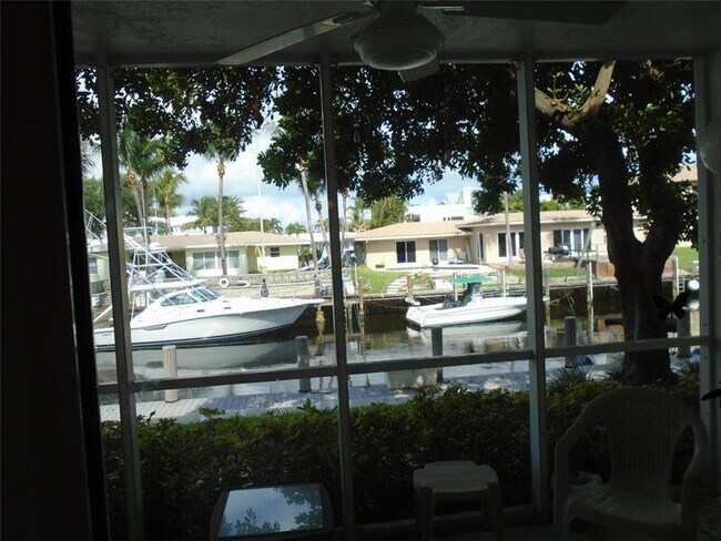 Building Photo - 3165 NE 48th Ct