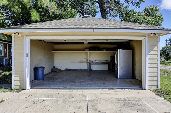Building Photo - 3244 E Prosper Trail