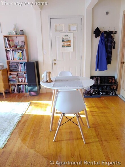 Building Photo - 43 Ivaloo St