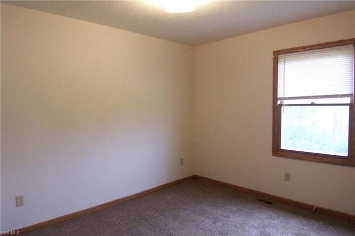 Building Photo - 888 E Caston Rd