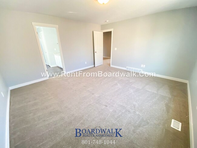 Building Photo - Single Family Home In Beautiful Community!