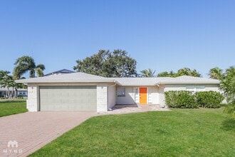 Building Photo - 10100 Paradise Blvd