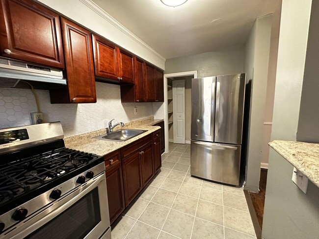 Building Photo - Perfect house to call home