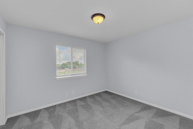 Building Photo - 131 Martin Crossing Dr