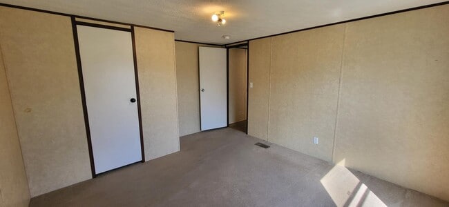 Building Photo - 2/1 single wide outside city limits