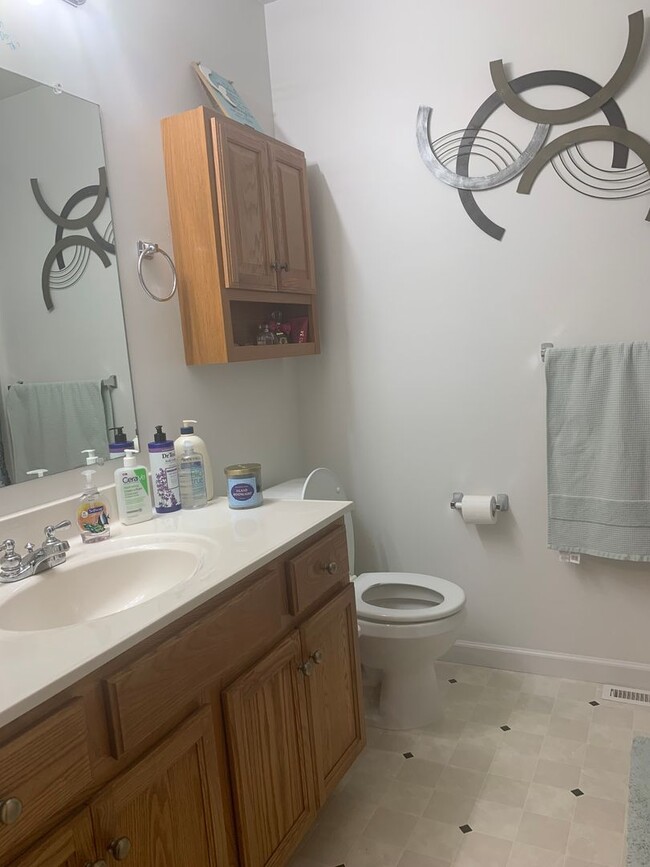 Building Photo - Townhouse for Rent in Taylor Springs