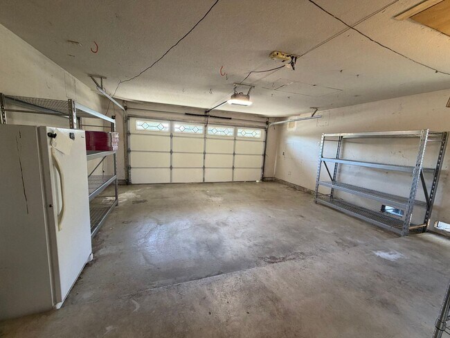 Building Photo - 6260 Vanden Rd