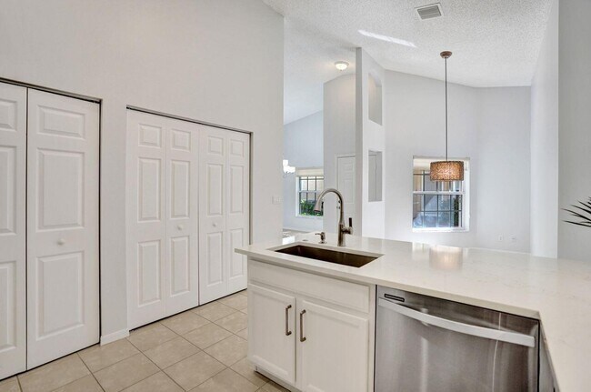 Building Photo - 5069 Toscana Trail