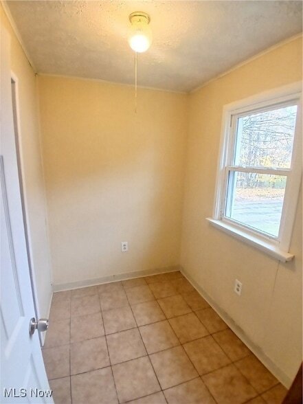 Building Photo - 142 N Bridge St