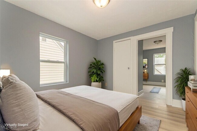 Building Photo - 3724 W 41st St