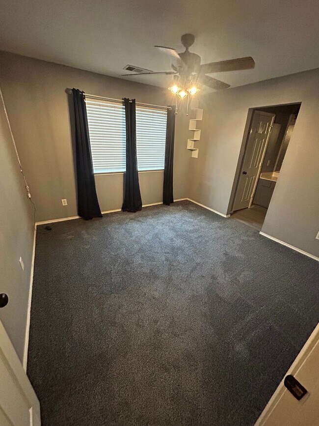 Building Photo - 3712 Mitchell Ct