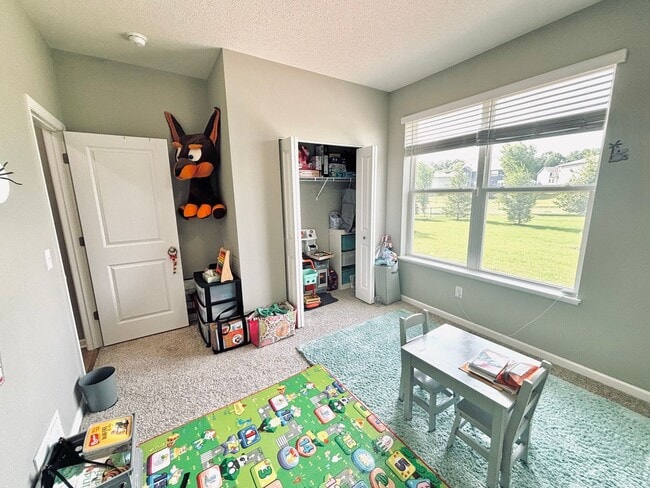 Building Photo - Stunning 5bed/3 1/2 bath Home in Shakopee!