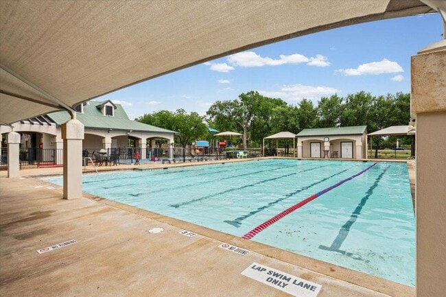 Building Photo - 3810 Newland Dr