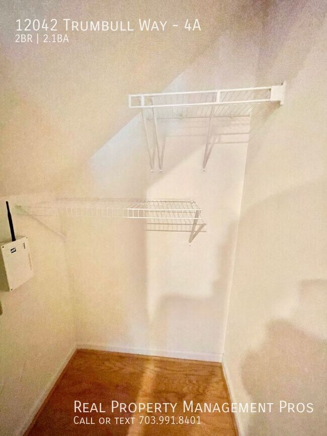 Building Photo - 12042 Trumbull Way