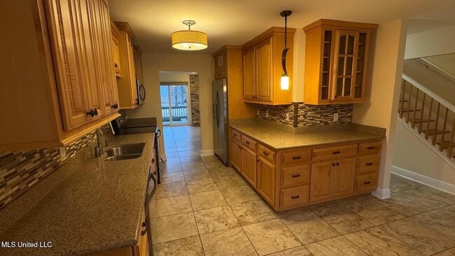 Building Photo - 289 Highpoint Dr