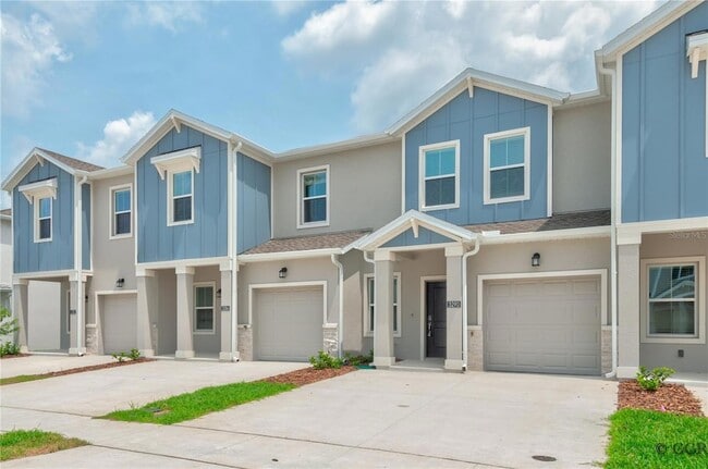 Building Photo - 3290 Laurent Lp