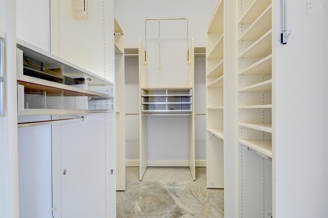 Building Photo - 1111 Studewood St