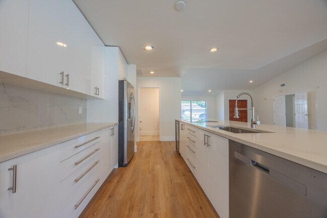 Building Photo - 22352 Martella Ave