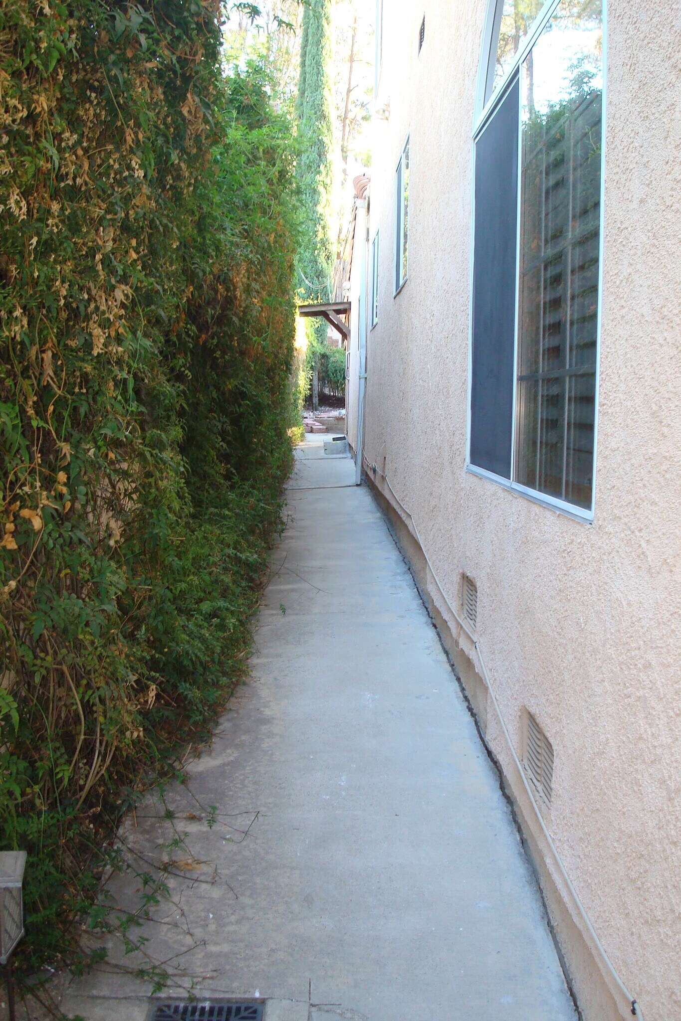 Building Photo - 22284 Buenaventura St