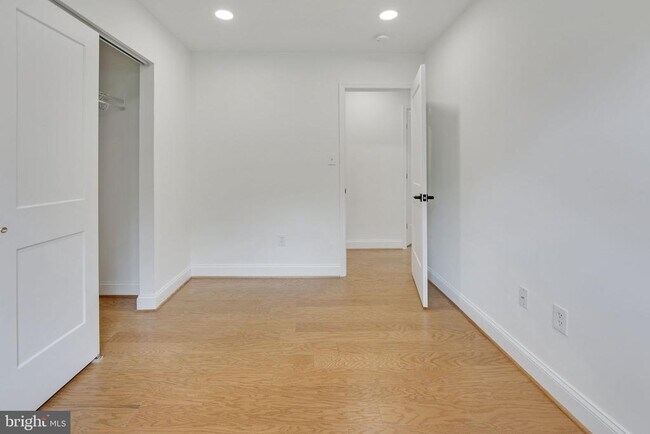 Building Photo - 14332 Belleville Ave