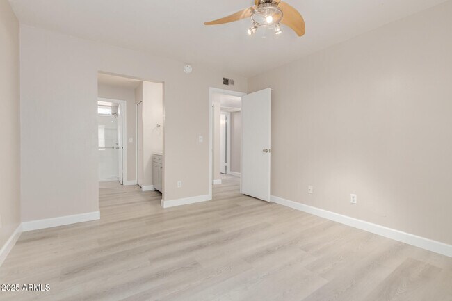 Building Photo - 10610 S 48th St