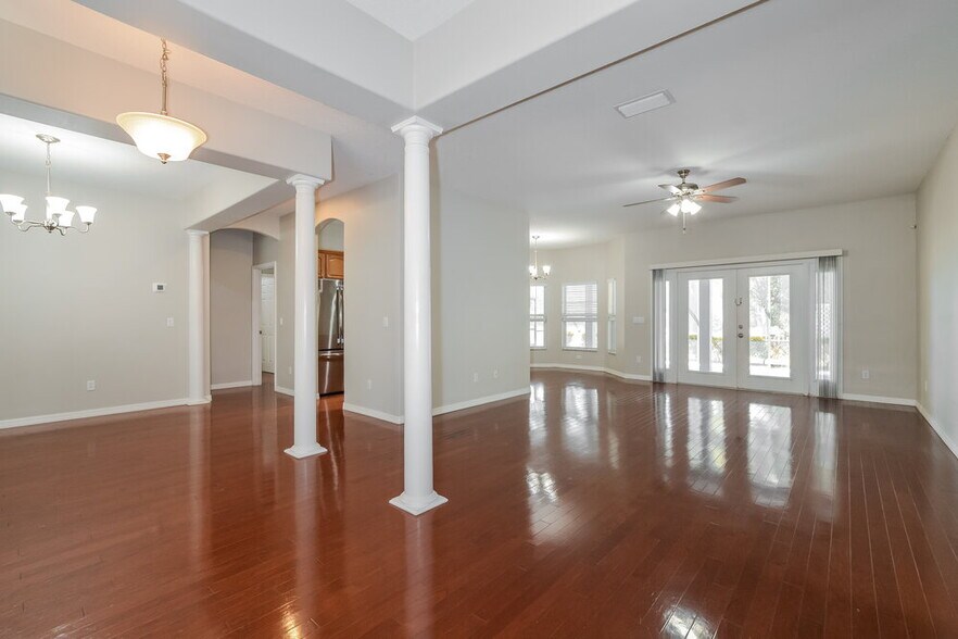 Building Photo - 1605 Shadowood Ct