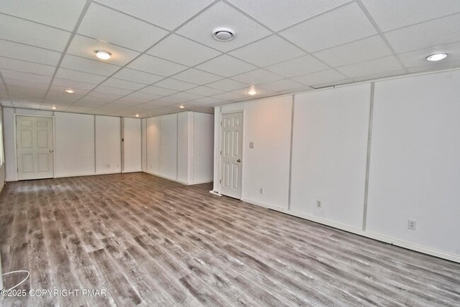 Building Photo - 557 Marco Way