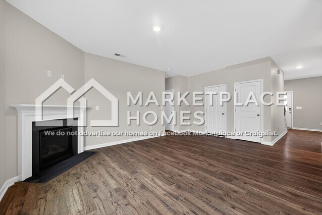 Building Photo - 923 Elliot Rd