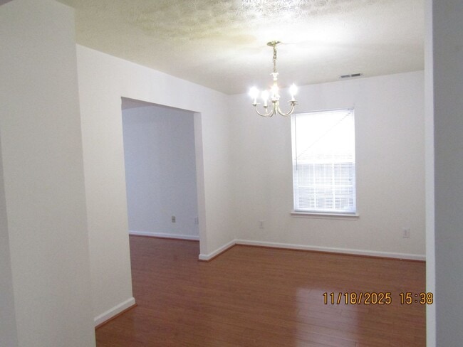 Building Photo - Jordans Crossing