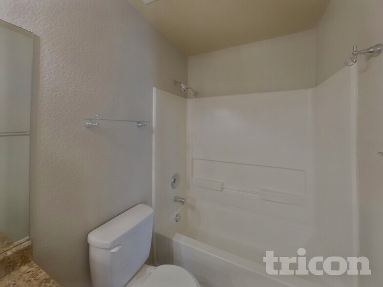Building Photo - 8405 Sunbow Ct