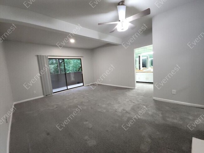 Building Photo - 3815 Paces Ferry W