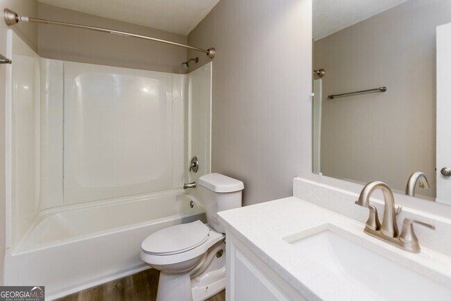 Building Photo - 6270 Beethoven Cir