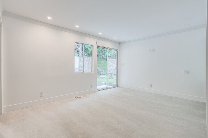 Building Photo - 11354 Sunshine Ter
