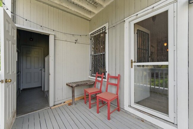 Building Photo - 60 Pleasant St