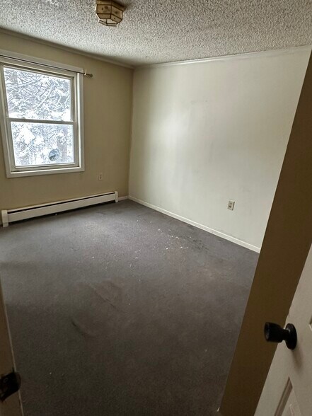 Bedroom - 64 Wells Farm Rd