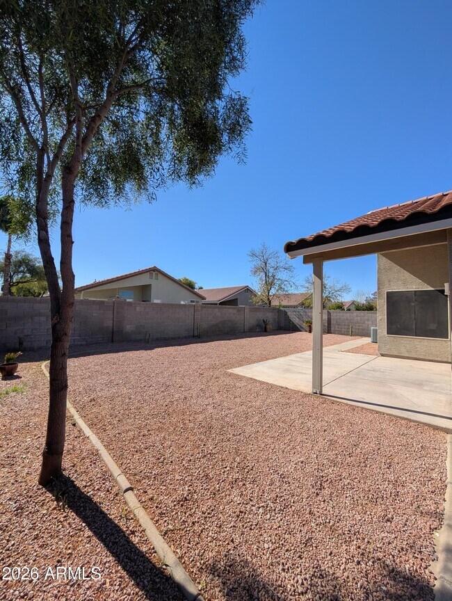 Building Photo - 2471 E Derringer Way